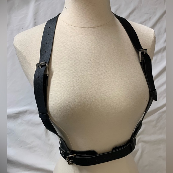 Black Leather Harness - Picture 5 of 8